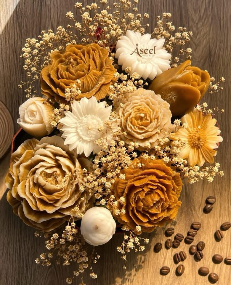 Wax Flower Box – 15 Flowers - بوكس ورد شمع – 15 وردة